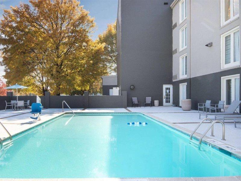 La Quinta By Wyndham Atlanta Airport South Hotel College Park Exterior photo